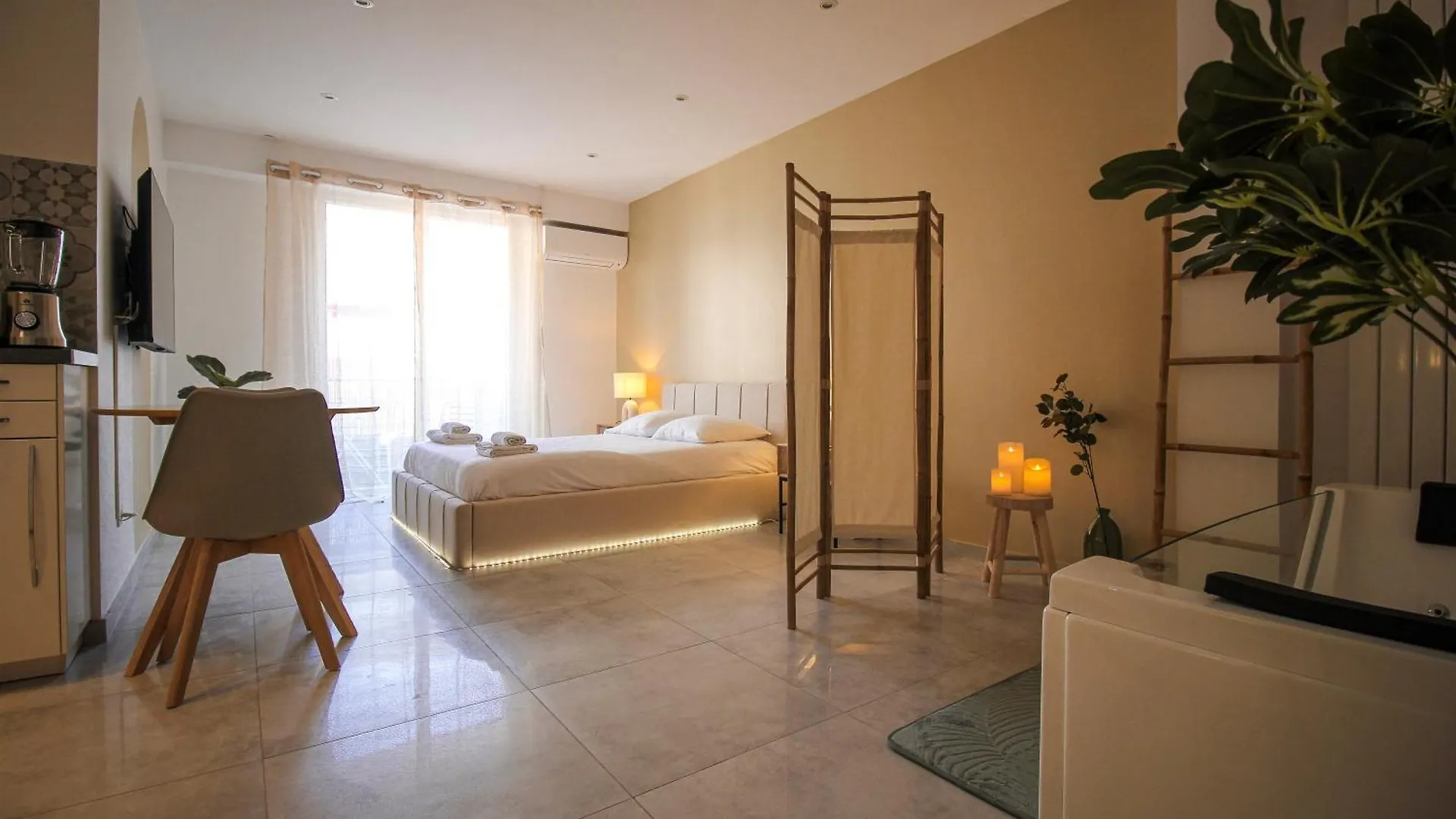Apartment Foch Cocon Romantique Avec Spa A Deux Pas Des Vagues Antibes