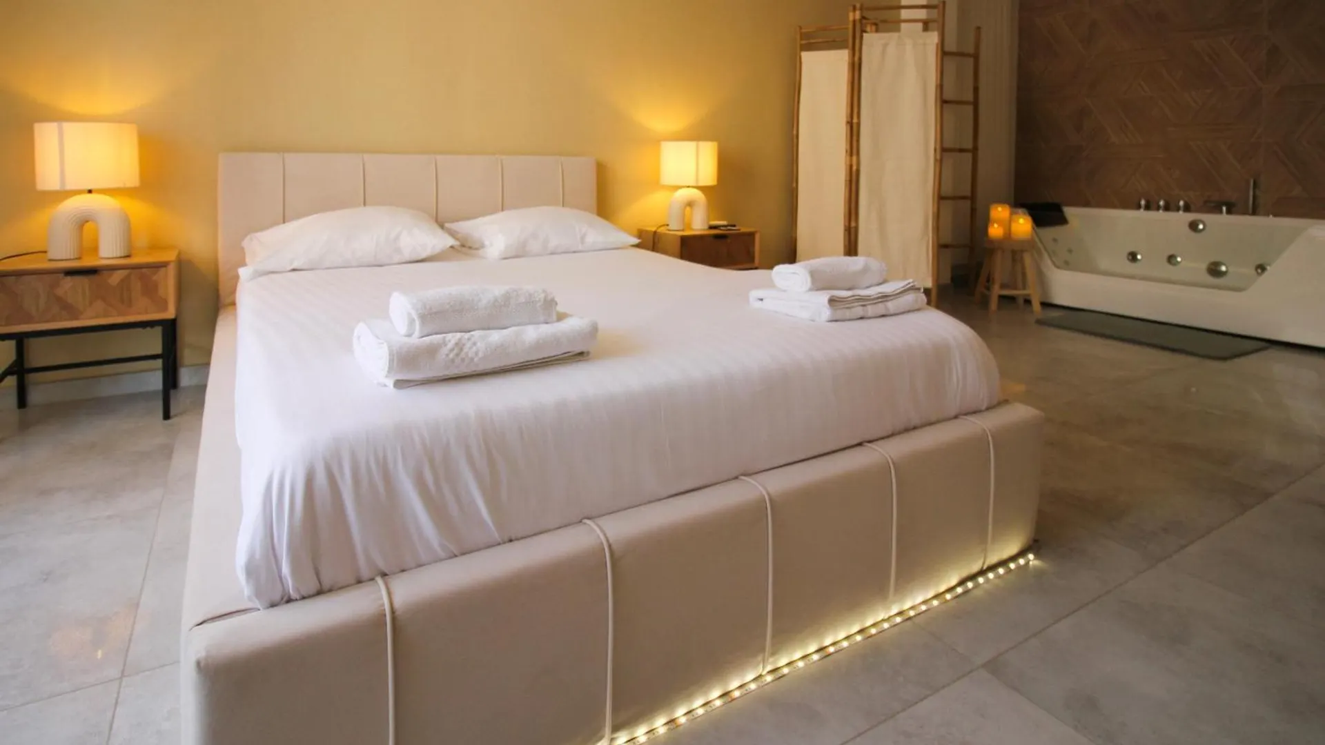Foch Cocon Romantique Avec Spa A Deux Pas Des Vagues Antibes