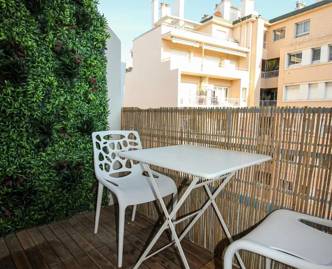 Foch Cocon Romantique Avec Spa A Deux Pas Des Vagues Antibes 0*,